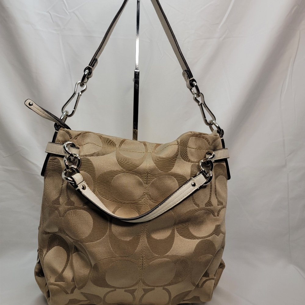 COACH Elegant Tan/Cream Designer Hobo Bag‎